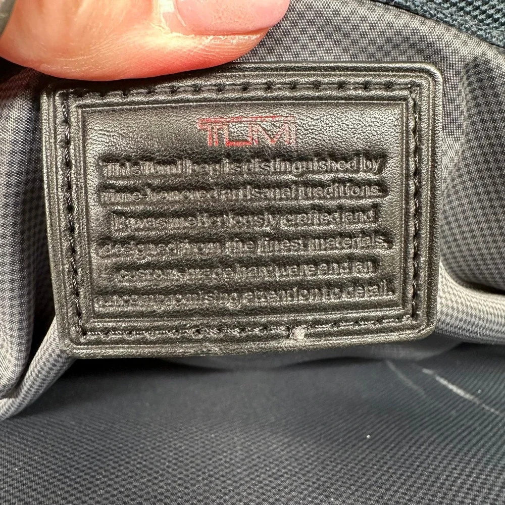Tumi Alpha 2 Business Briefcase Black Ballistic Nylon Slim Laptop Bag 26110D2